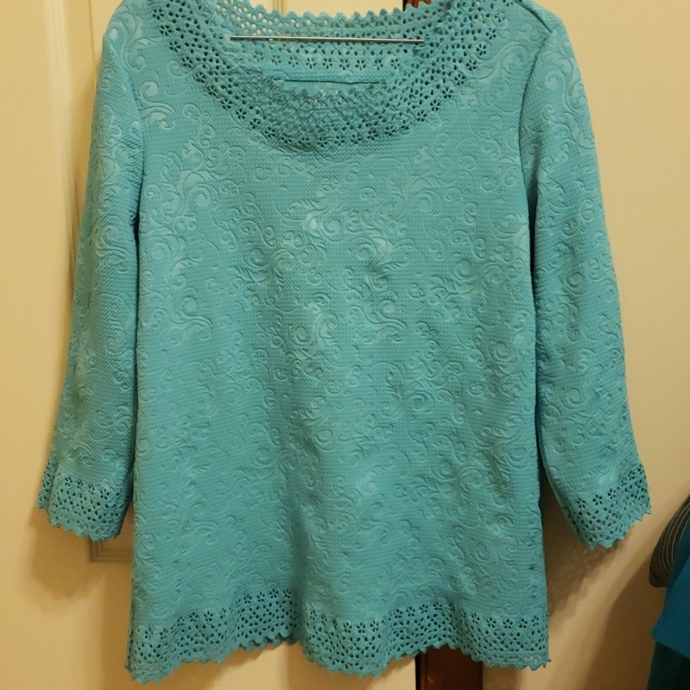 Teal top